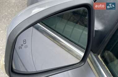 Хэтчбек Ford Focus 2012 в 