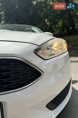 Седан Ford Focus 2016 в 