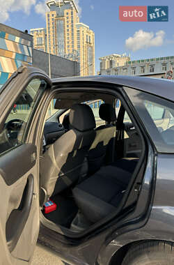 Хэтчбек Ford Focus 2007 в 