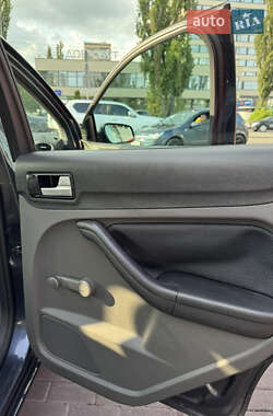 Хэтчбек Ford Focus 2007 в 