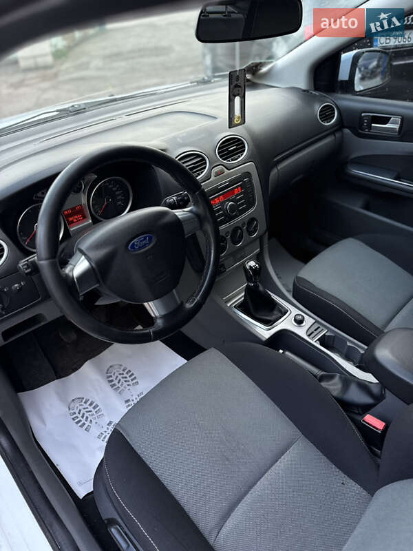 Хэтчбек Ford Focus 2010 в Чернигове