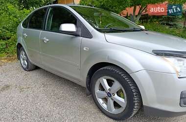 Хэтчбек Ford Focus 2007 в 