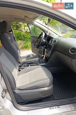 Хэтчбек Ford Focus 2007 в 