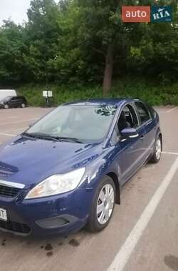 Хэтчбек Ford Focus 2011 в 
