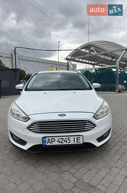 Хэтчбек Ford Focus 2015 в 