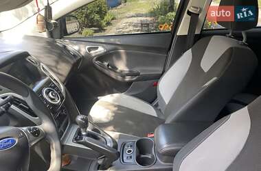 Хэтчбек Ford Focus 2013 в 