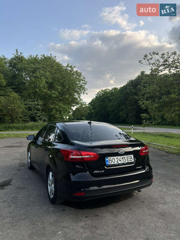 Седан Ford Focus 2016 в Бучаче