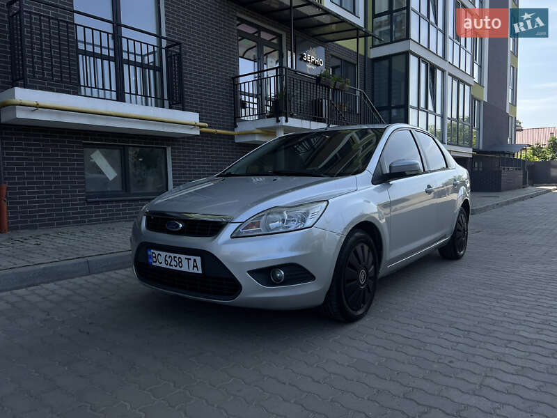Седан Ford Focus 2010 в Жовкве