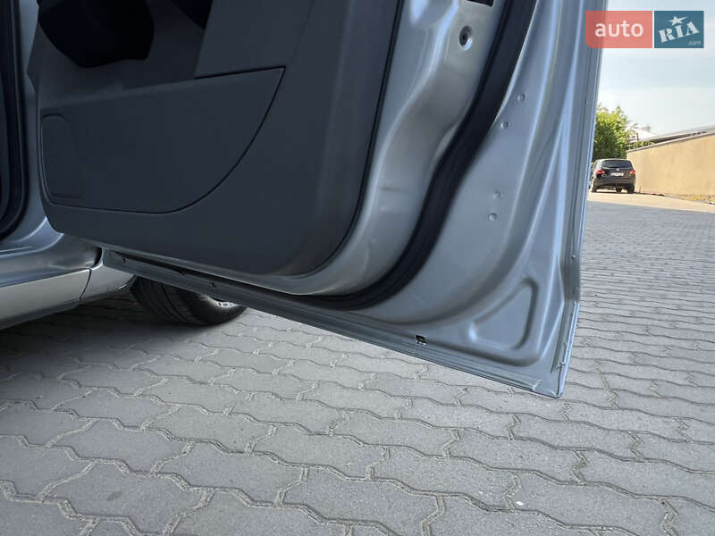 Седан Ford Focus 2010 в Жовкве