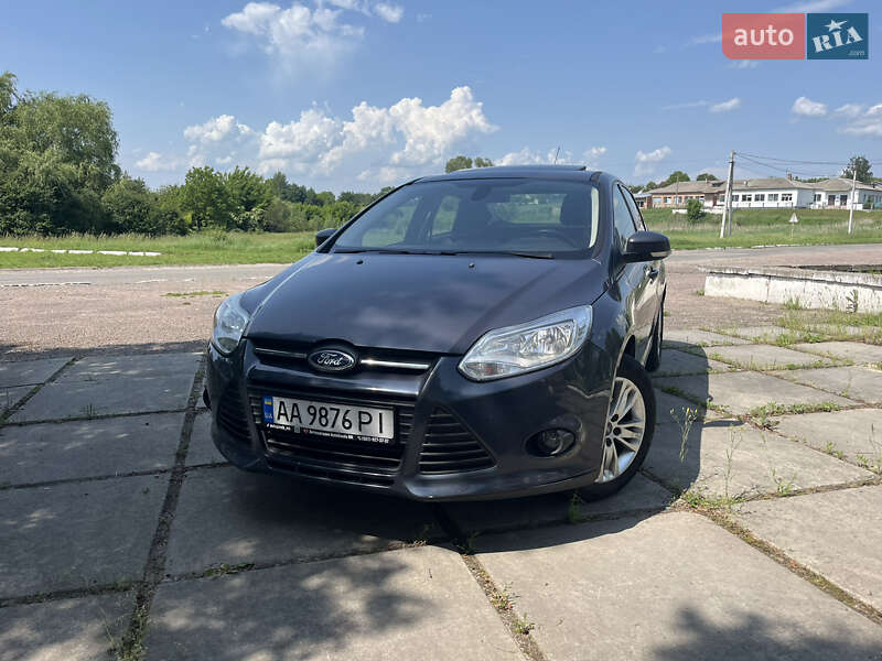 Седан Ford Focus 2013 в 