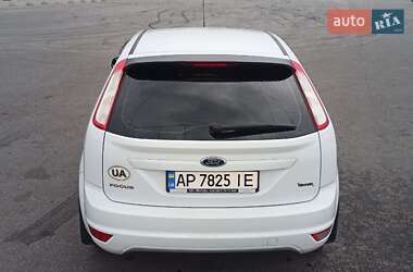 Хэтчбек Ford Focus 2010 в 