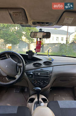 Седан Ford Focus 2000 в 