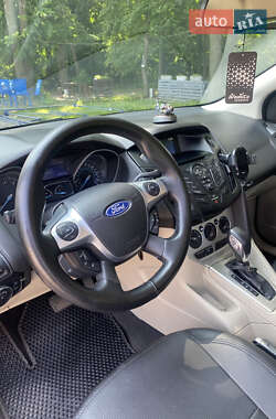 Седан Ford Focus 2012 в 