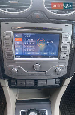 Хэтчбек Ford Focus 2006 в 