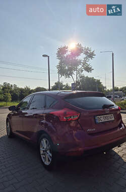 Хэтчбек Ford Focus 2015 в 