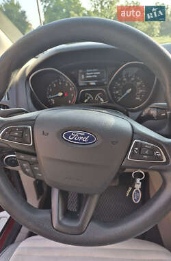 Хэтчбек Ford Focus 2015 в 