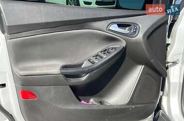 Хэтчбек Ford Focus 2016 в 