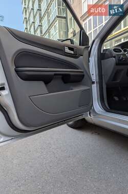 Универсал Ford Focus 2010 в 