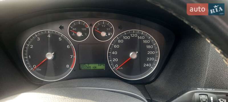 Хэтчбек Ford Focus 2006 в Ровно