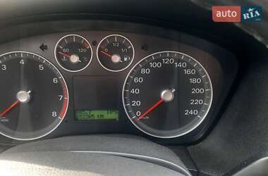 Хэтчбек Ford Focus 2006 в 