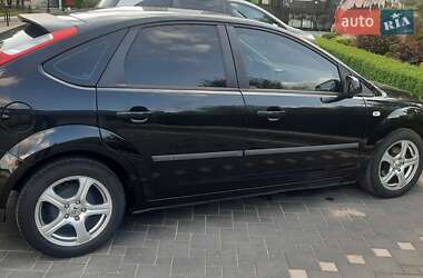 Хэтчбек Ford Focus 2006 в 