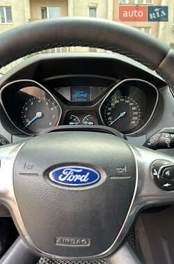 Хэтчбек Ford Focus 2013 в 