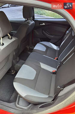 Хэтчбек Ford Focus 2013 в 