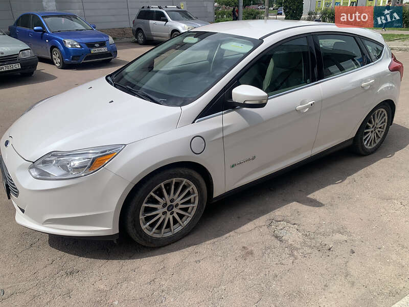 Седан Ford Focus 2013 в 