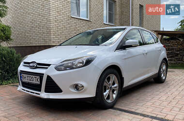 Хэтчбек Ford Focus 2012 в 