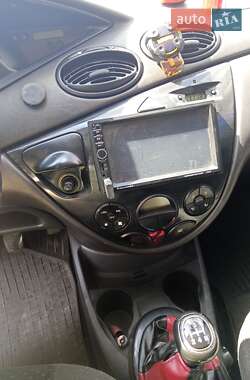 Седан Ford Focus 2003 в 