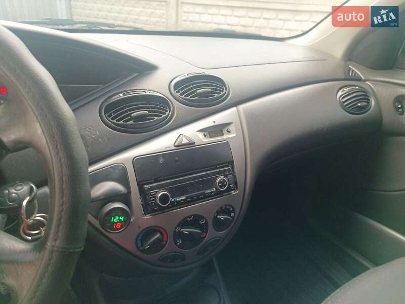 Хэтчбек Ford Focus 2004 в Житомире