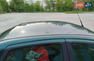 Седан Ford Focus 2000 в 