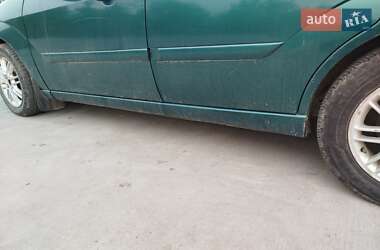 Седан Ford Focus 2000 в 