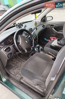 Седан Ford Focus 2000 в 