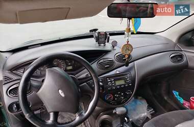 Седан Ford Focus 2000 в 