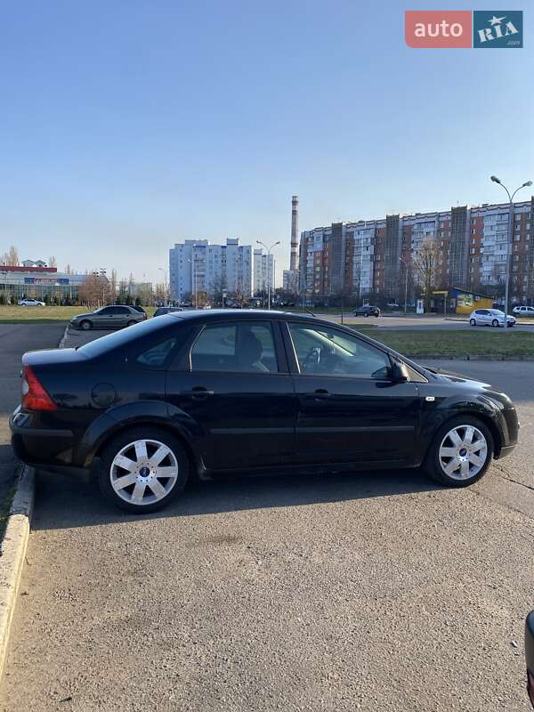 Седан Ford Focus 2005 в 