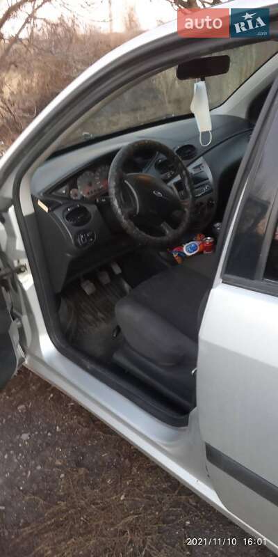 Седан Ford Focus 2003 в Константиновке (Краматорского района) фото 2 Седан Ford Focus 2003 в Константиновке (Краматорского района)