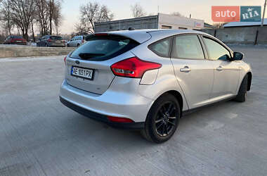Хэтчбек Ford Focus 2015 в 