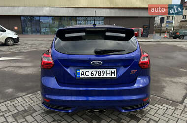Хэтчбек Ford Focus 2013 в 