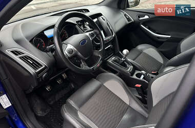 Хэтчбек Ford Focus 2013 в 