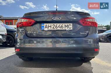 Седан Ford Focus 2011 в 