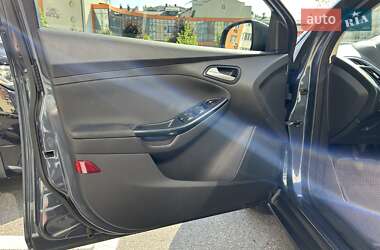 Седан Ford Focus 2011 в 