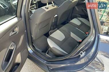 Седан Ford Focus 2011 в 
