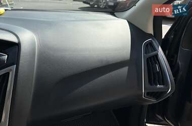 Седан Ford Focus 2011 в 