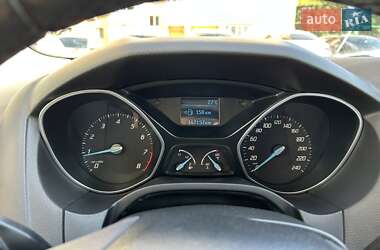 Седан Ford Focus 2011 в 