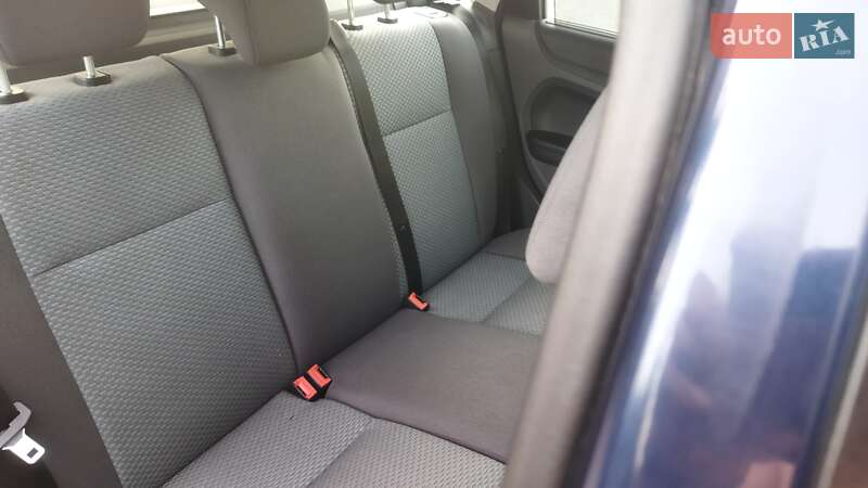 Универсал Ford Focus 2004 в Староконстантинове фото 48 Универсал Ford Focus 2004 в Староконстантинове