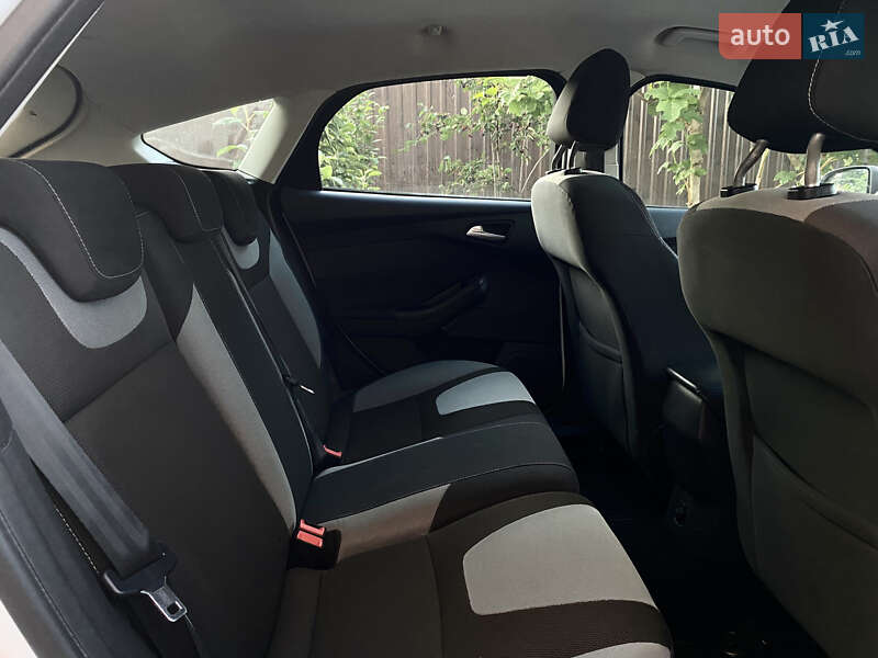 Хэтчбек Ford Focus 2012 в Черноморске