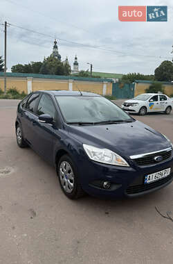 Хэтчбек Ford Focus 2011 в 