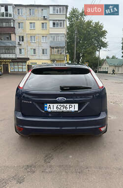 Хэтчбек Ford Focus 2011 в 