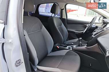 Хэтчбек Ford Focus 2014 в 